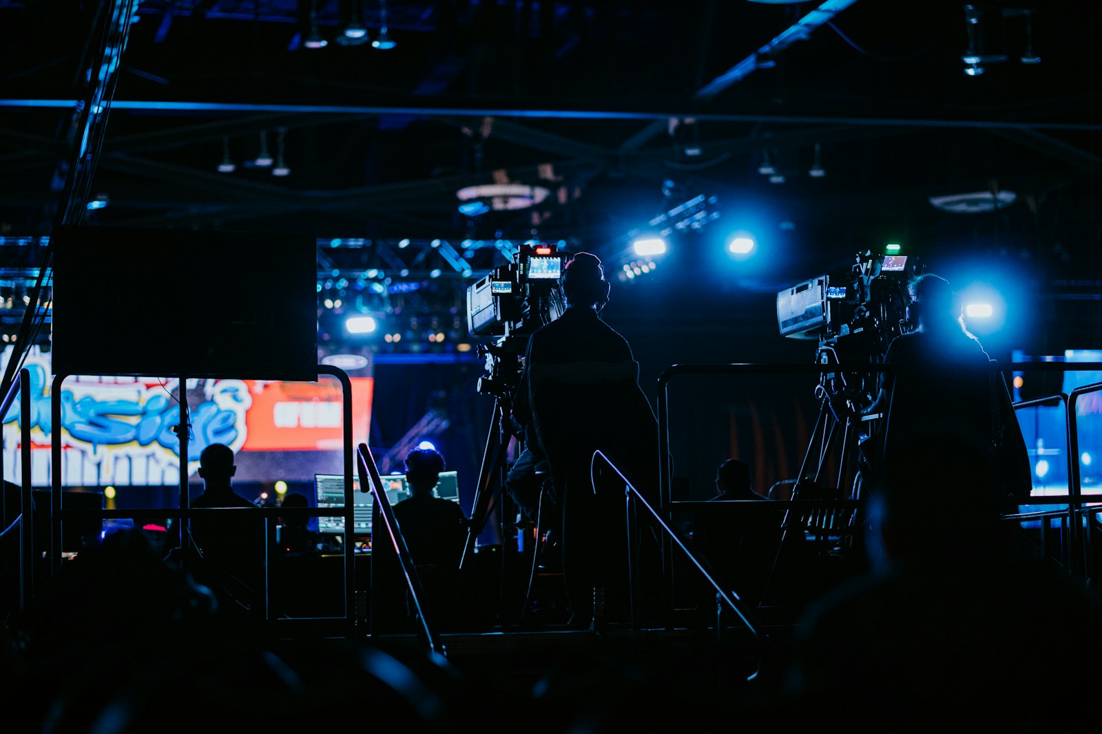 Seguidores ou Espectadores ao Vivo: o que impulsionar primeiro para virar Afiliado na Twitch em 2026?